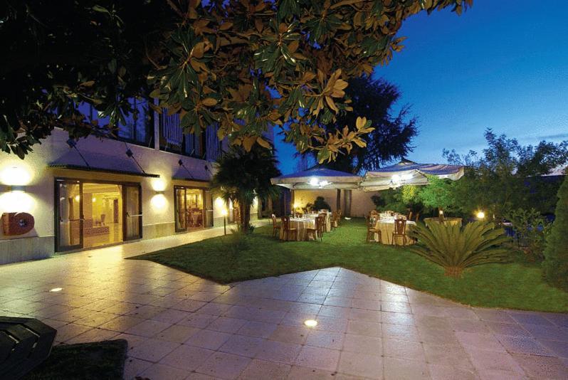 Pisani Hotel San Nicola La Strada Exterior foto